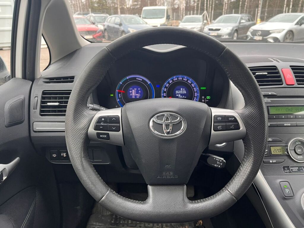 Toyota Auris 2011 Valkoinen