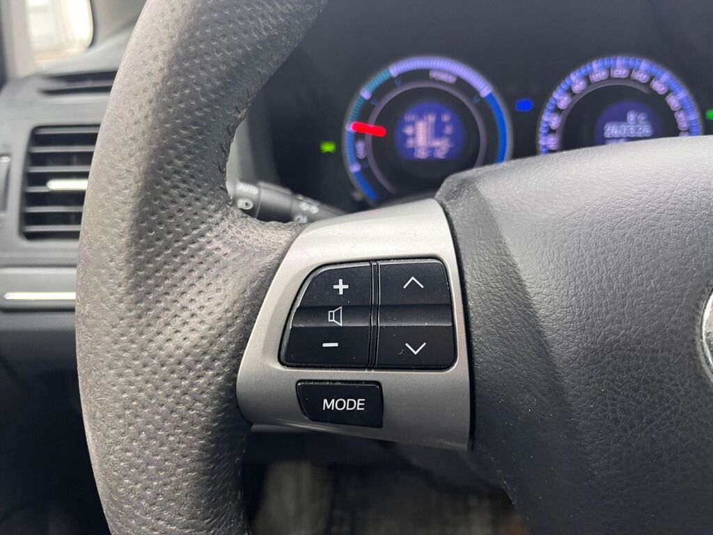 Toyota Auris 2011 Valkoinen