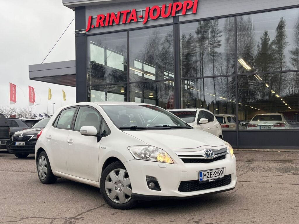 Toyota Auris 2011 Valkoinen