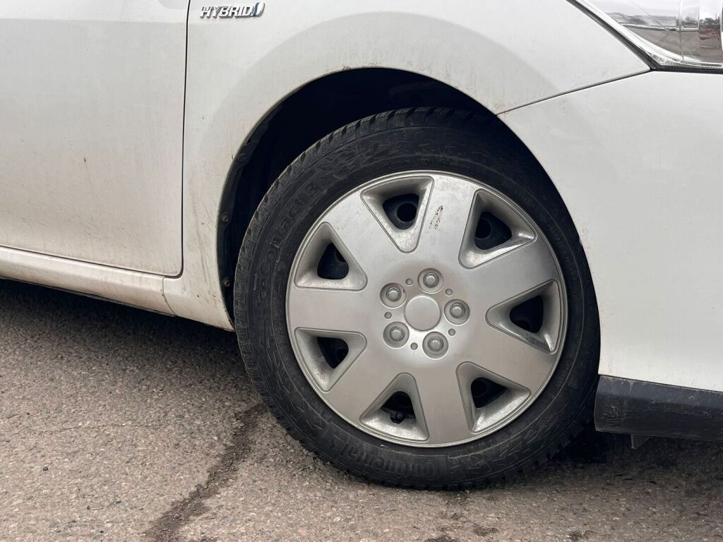 Toyota Auris 2011 Valkoinen