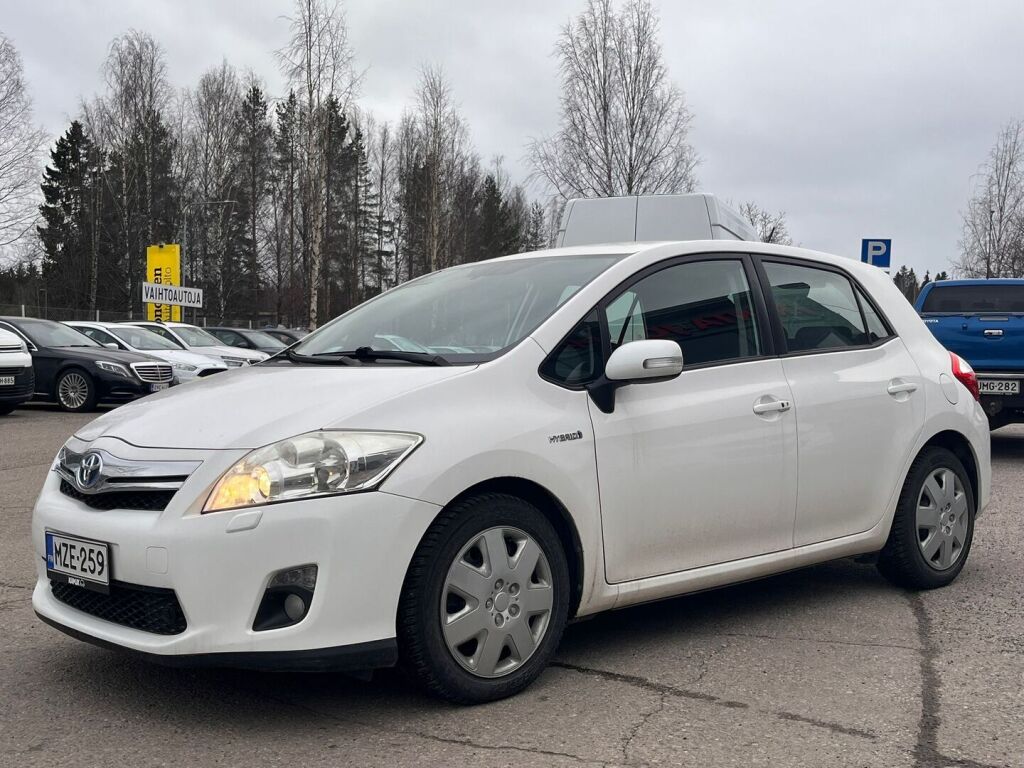 Toyota Auris 2011 Valkoinen