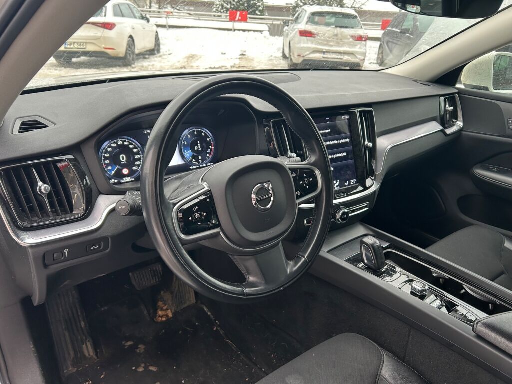 Volvo V60 2021 Valkoinen