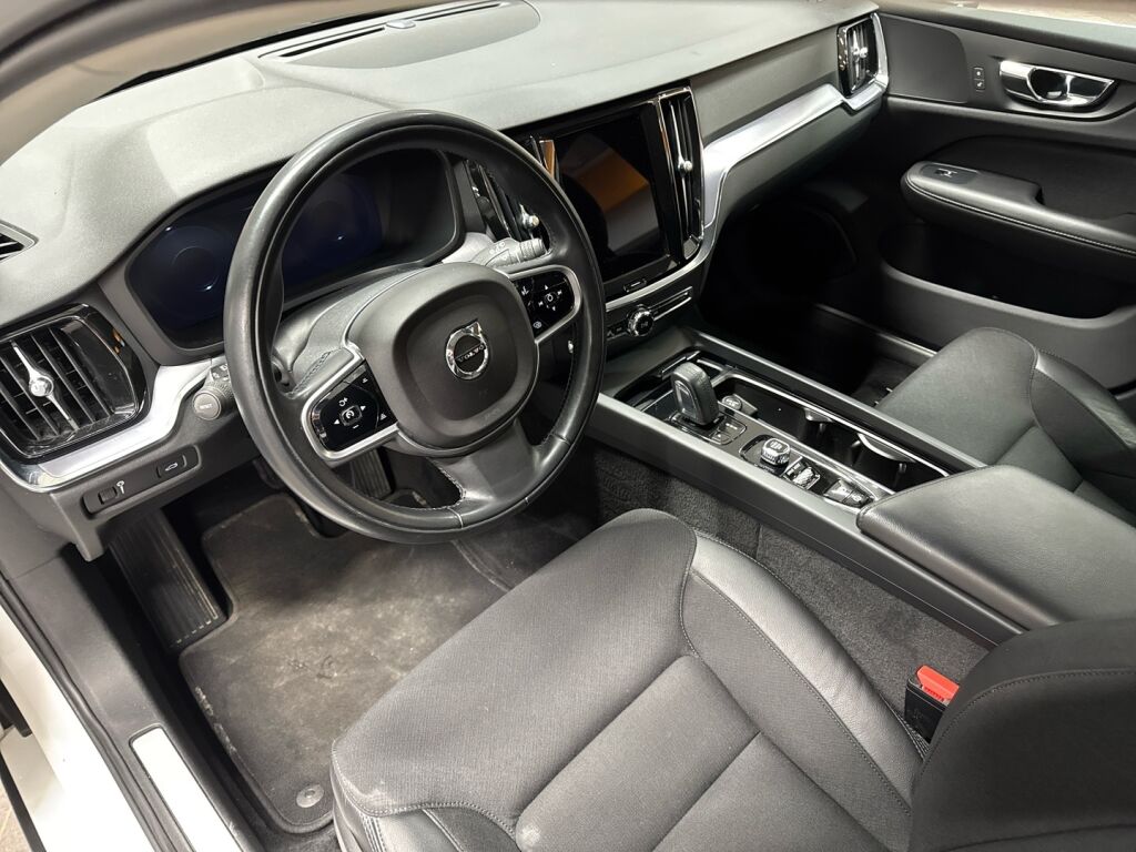 Volvo V60 2021 Valkoinen
