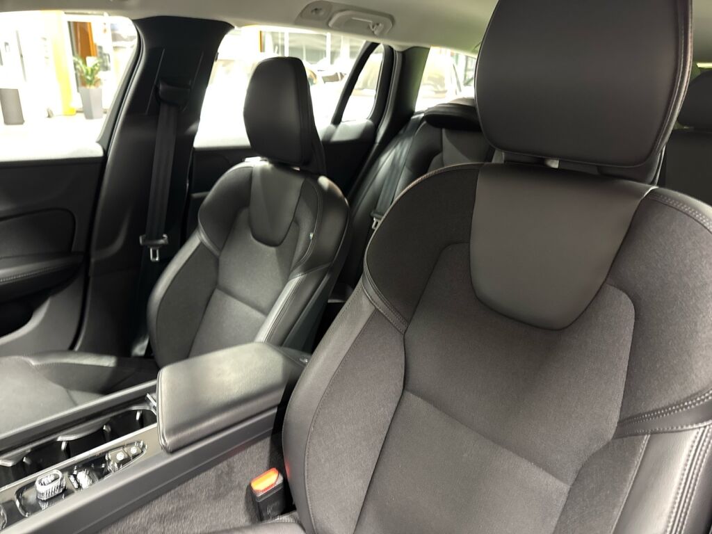 Volvo V60 2021 Valkoinen