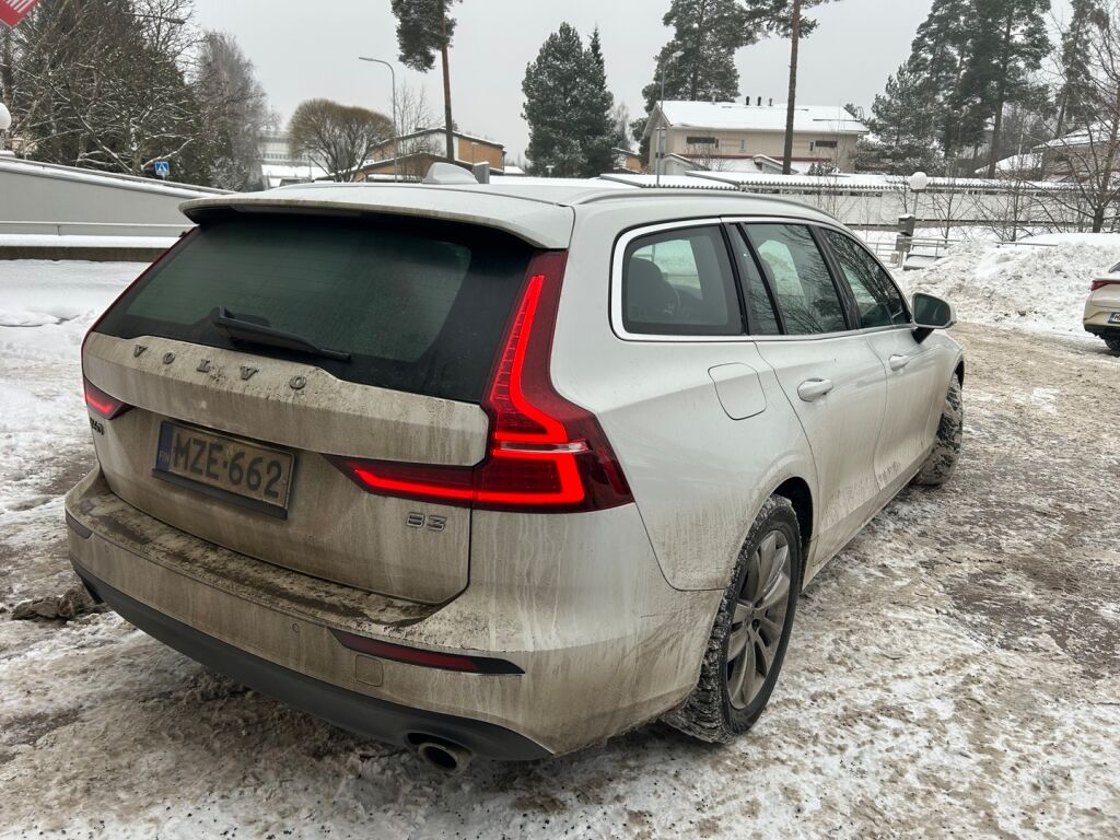 Volvo V60 2021 Valkoinen