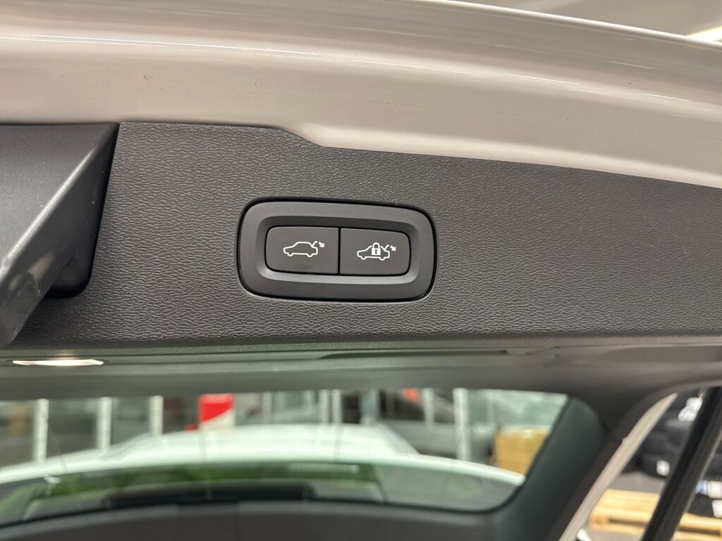 Volvo V60 2021 Valkoinen