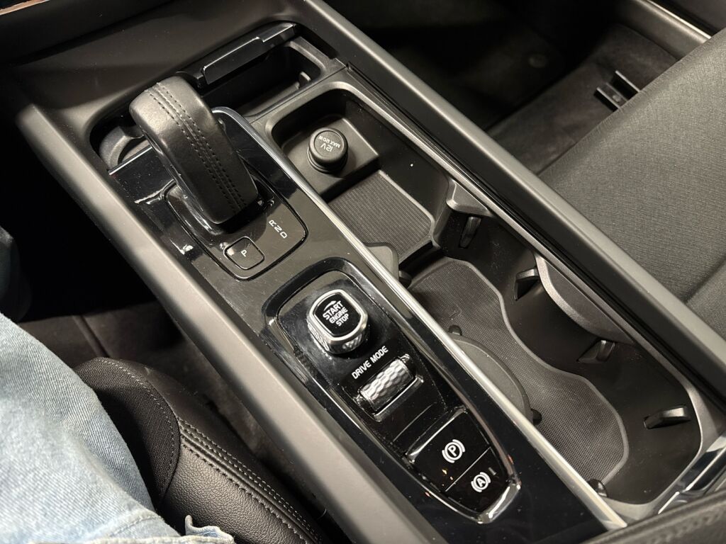 Volvo V60 2021 Valkoinen