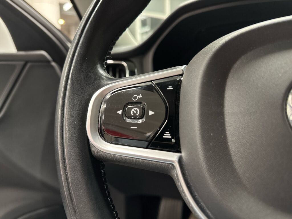 Volvo V60 2021 Valkoinen