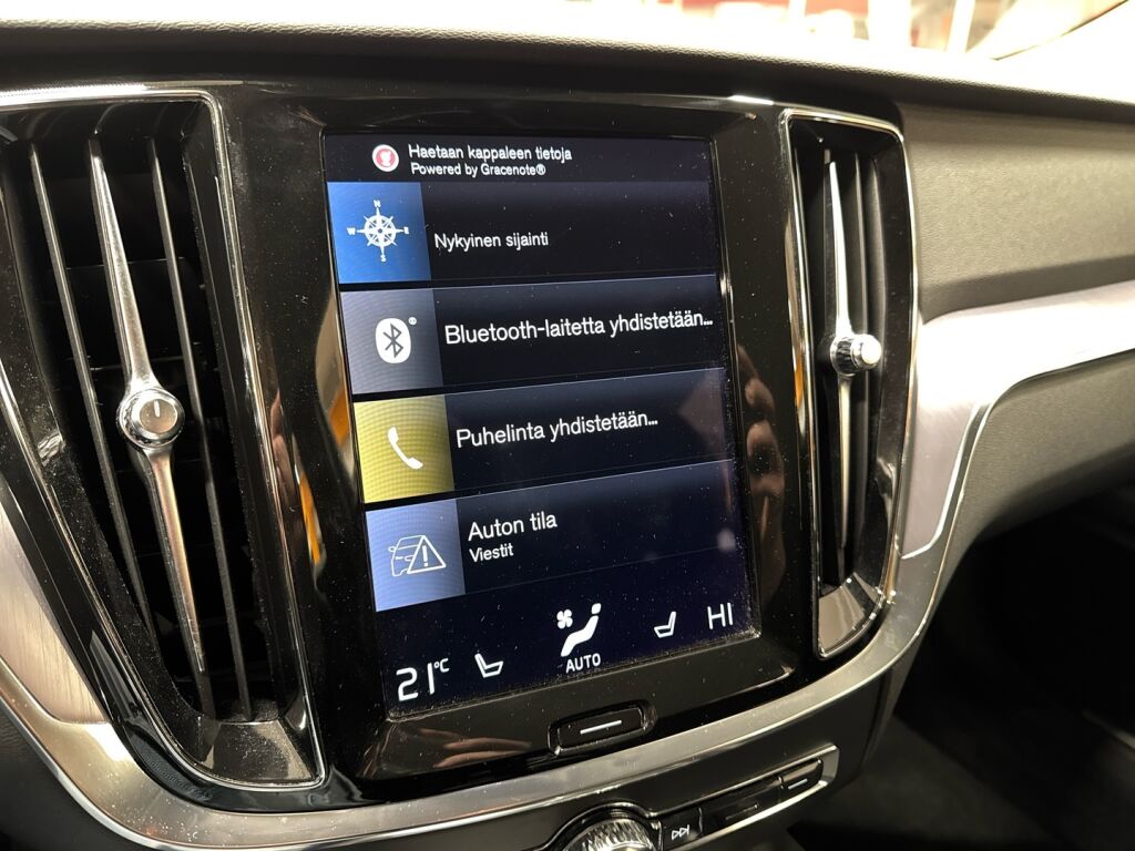 Volvo V60 2021 Valkoinen