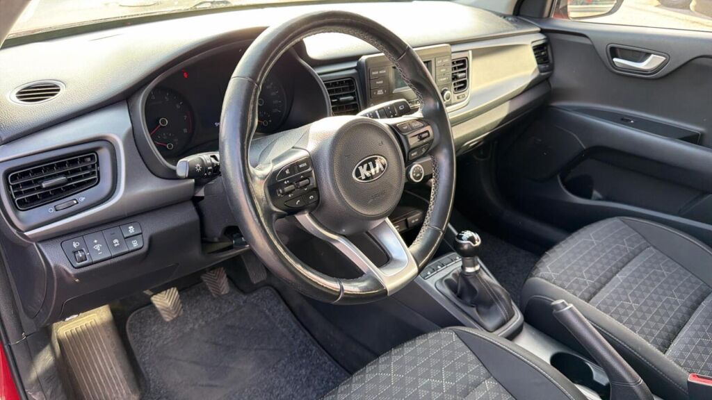 Kia Rio 2021 Punainen