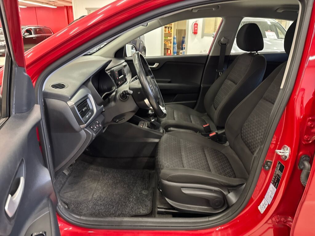 Kia Rio 2021 Punainen