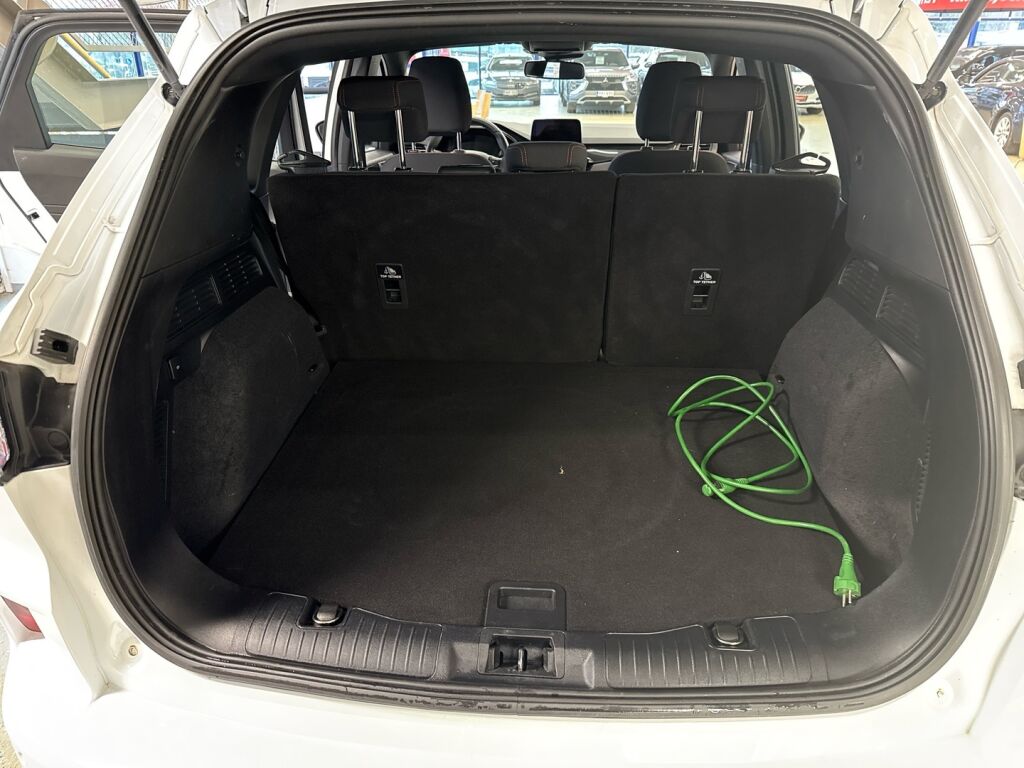 Ford Kuga 2021 Valkoinen