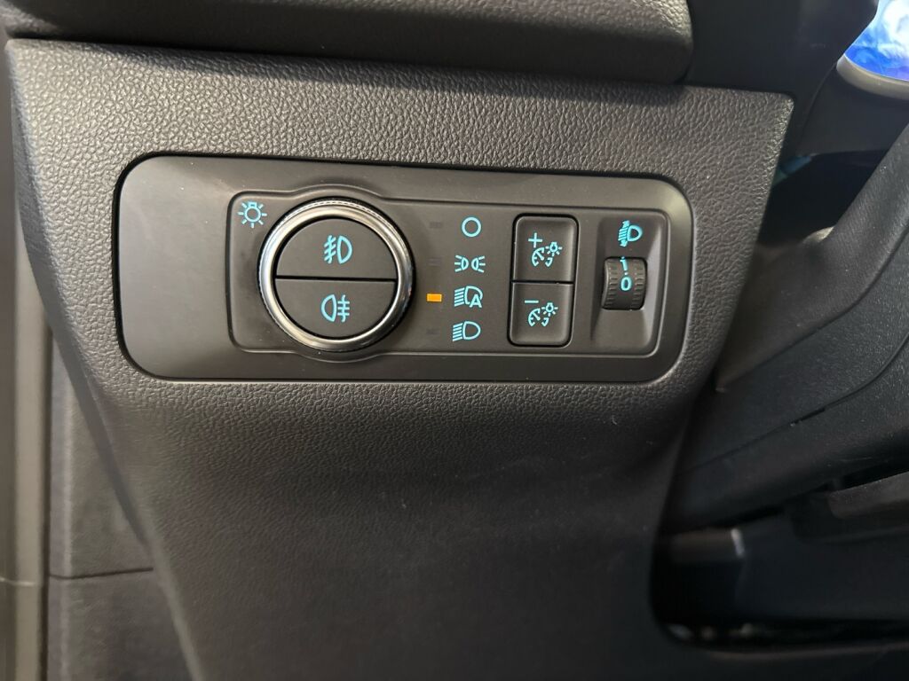 Ford Kuga 2021 Valkoinen