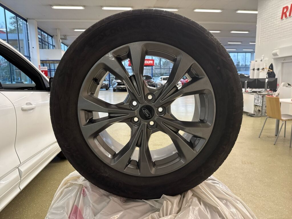 Ford Kuga 2021 Valkoinen