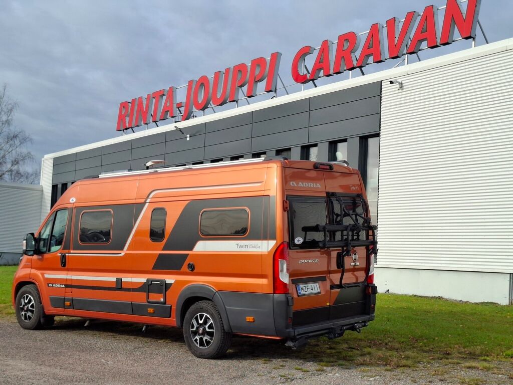 Adria Twin Supreme 640 SLB 2021 Oranssi