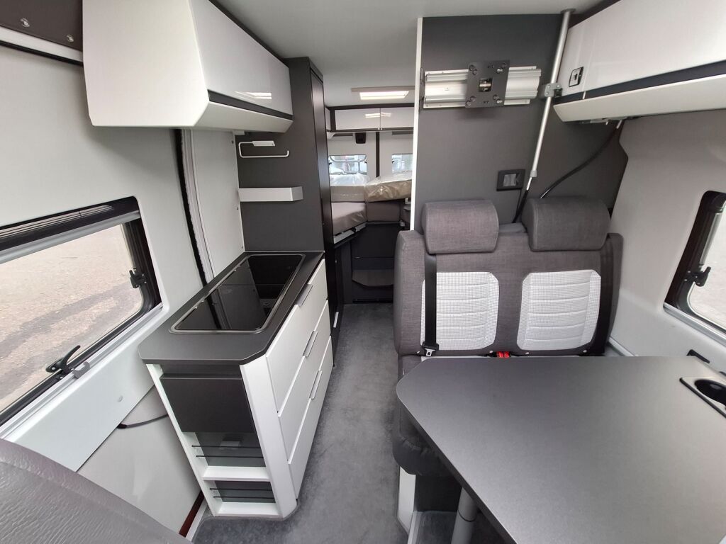Adria Twin Supreme 640 SLB 2021 Oranssi