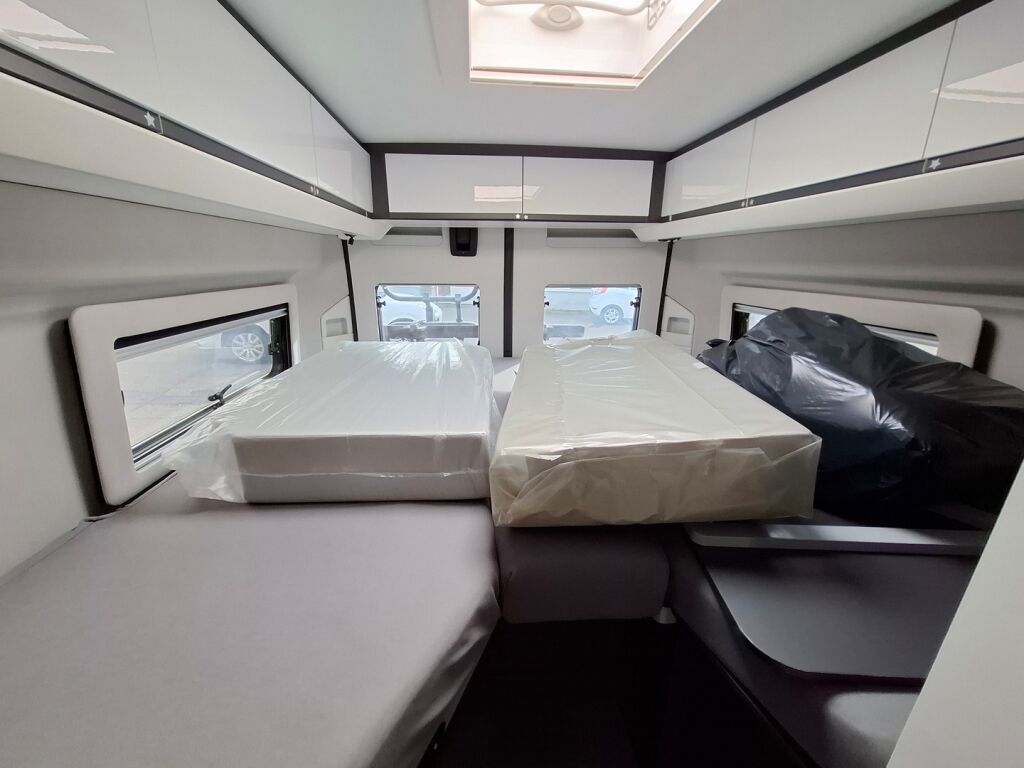 Adria Twin Supreme 640 SLB 2021 Oranssi