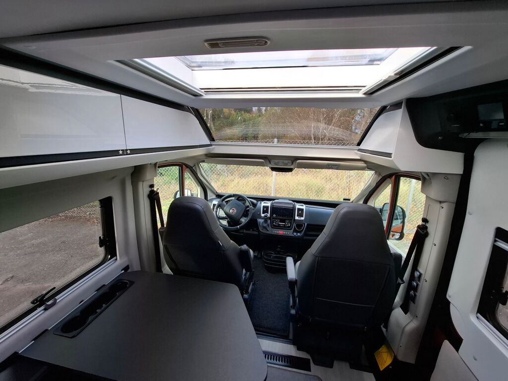 Adria Twin Supreme 640 SLB 2021 Oranssi