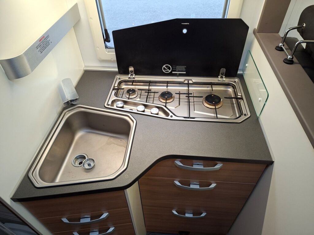 Adria MATRIX 670 SC J EDITION 2021 Harmaa