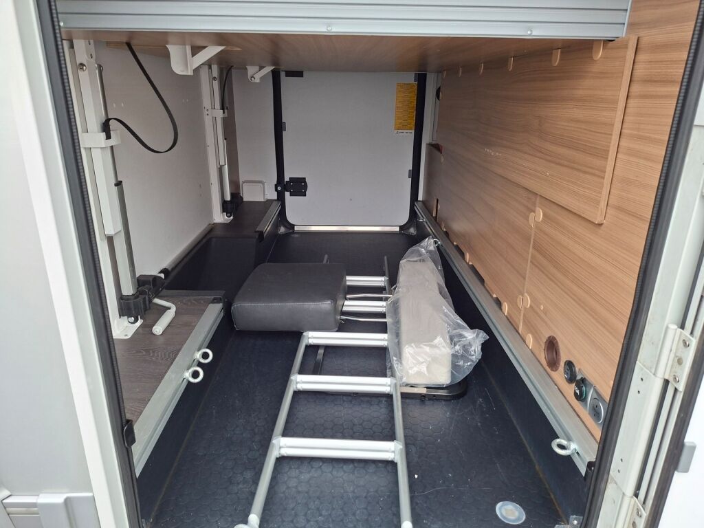 Adria MATRIX 670 SC J EDITION 2021 Harmaa