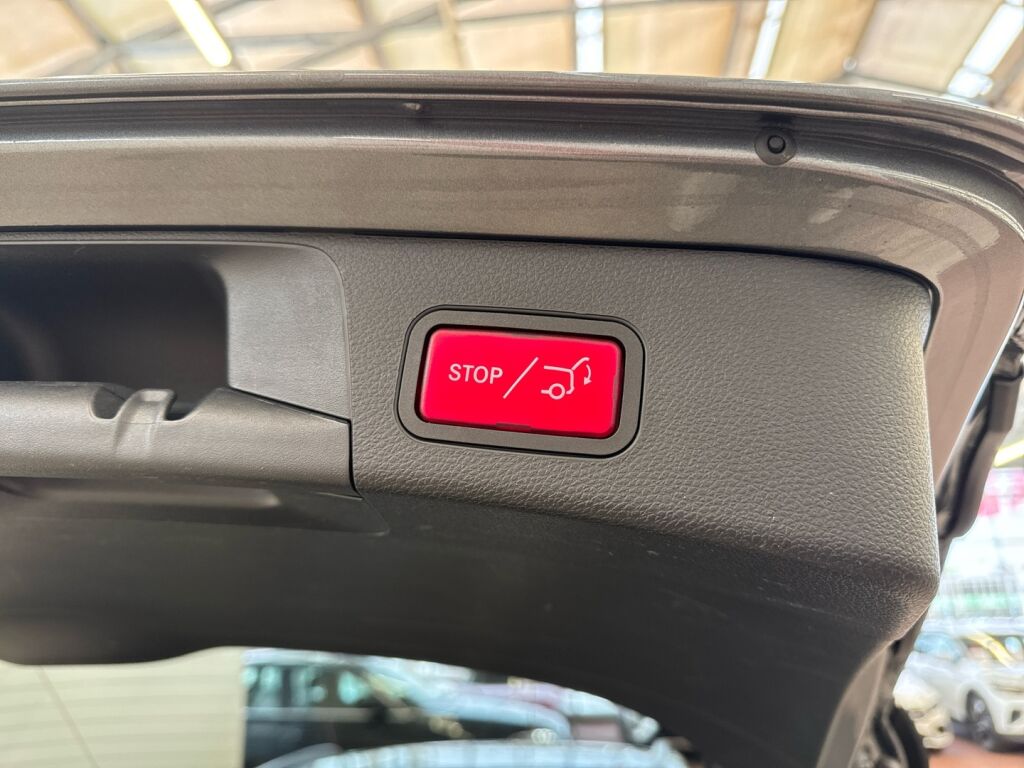 Mercedes-Benz C 2018 Harmaa