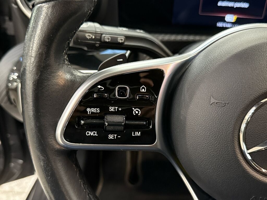 Mercedes-Benz A 2022 Harmaa