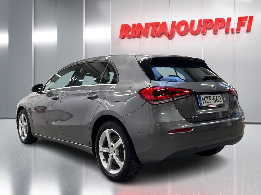 Mercedes-Benz A 2022 Harmaa