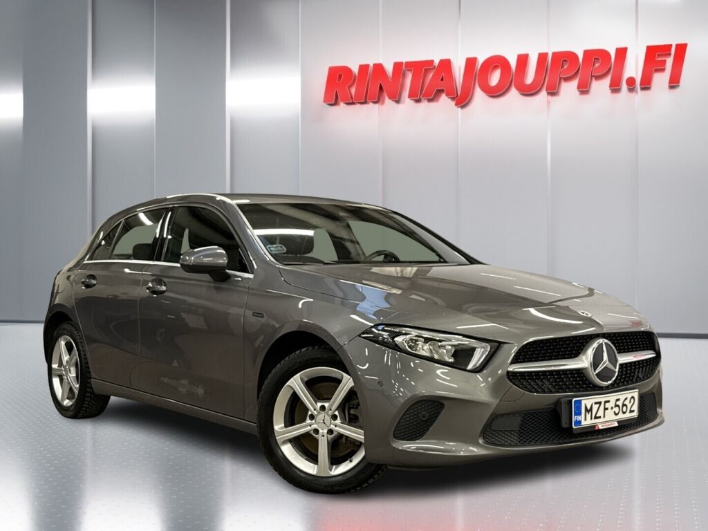 Mercedes-Benz A 2022 Harmaa