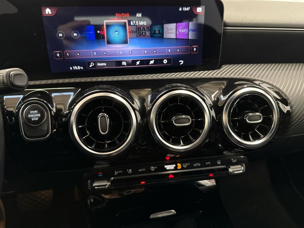 Mercedes-Benz A 2022 Harmaa