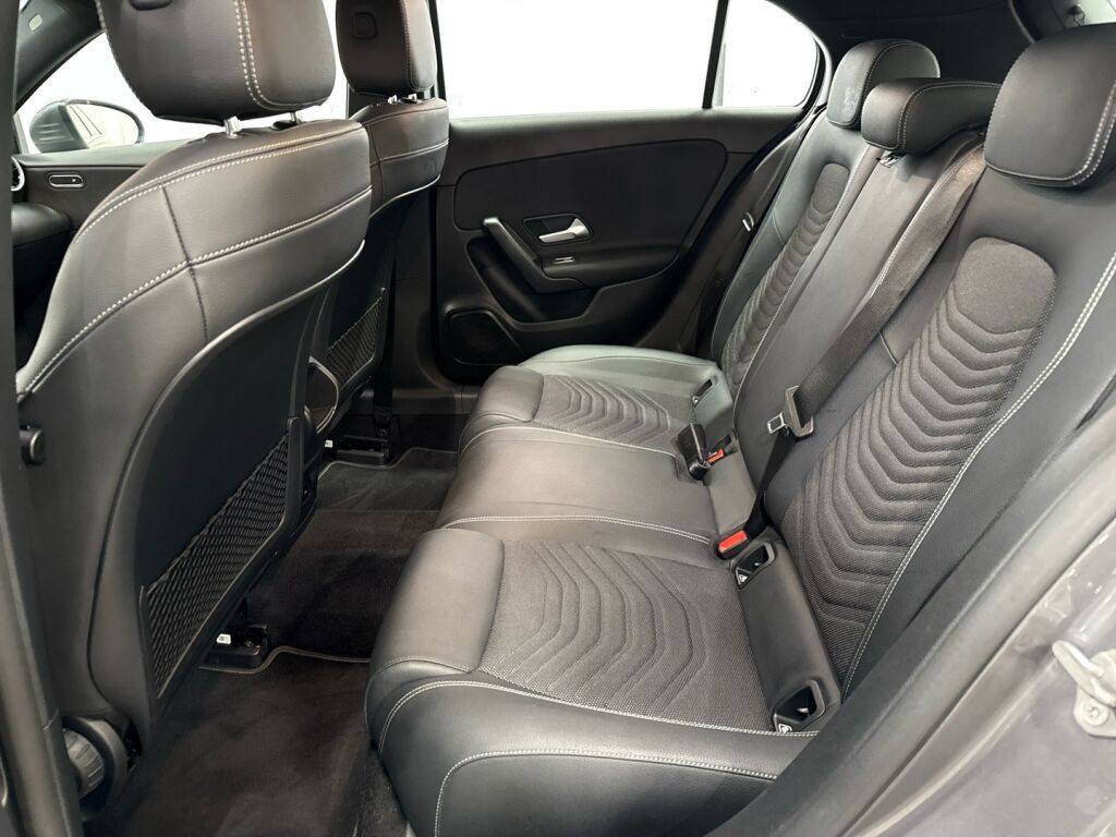 Mercedes-Benz A 2022 Harmaa