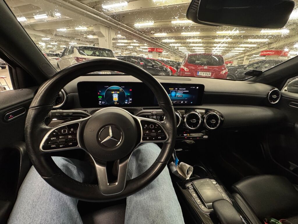 Mercedes-Benz A 2022 Harmaa