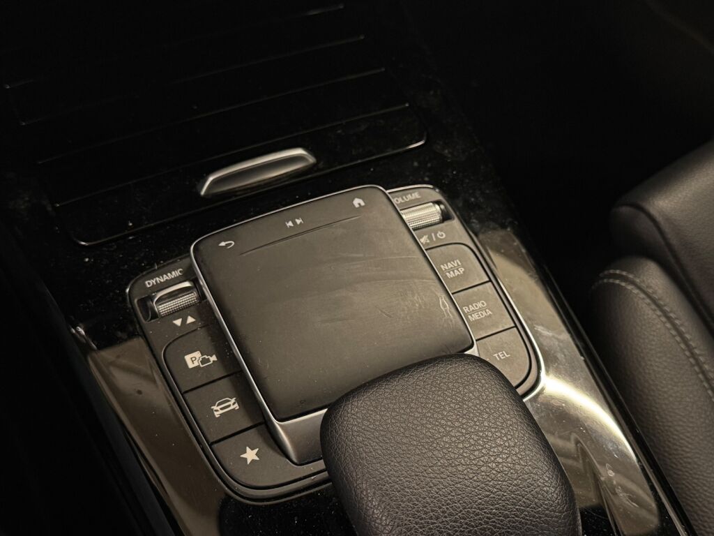 Mercedes-Benz A 2022 Harmaa