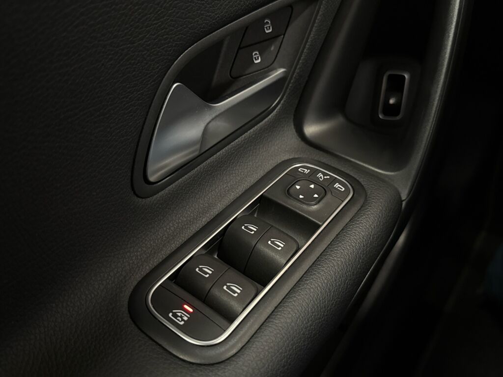 Mercedes-Benz A 2022 Harmaa