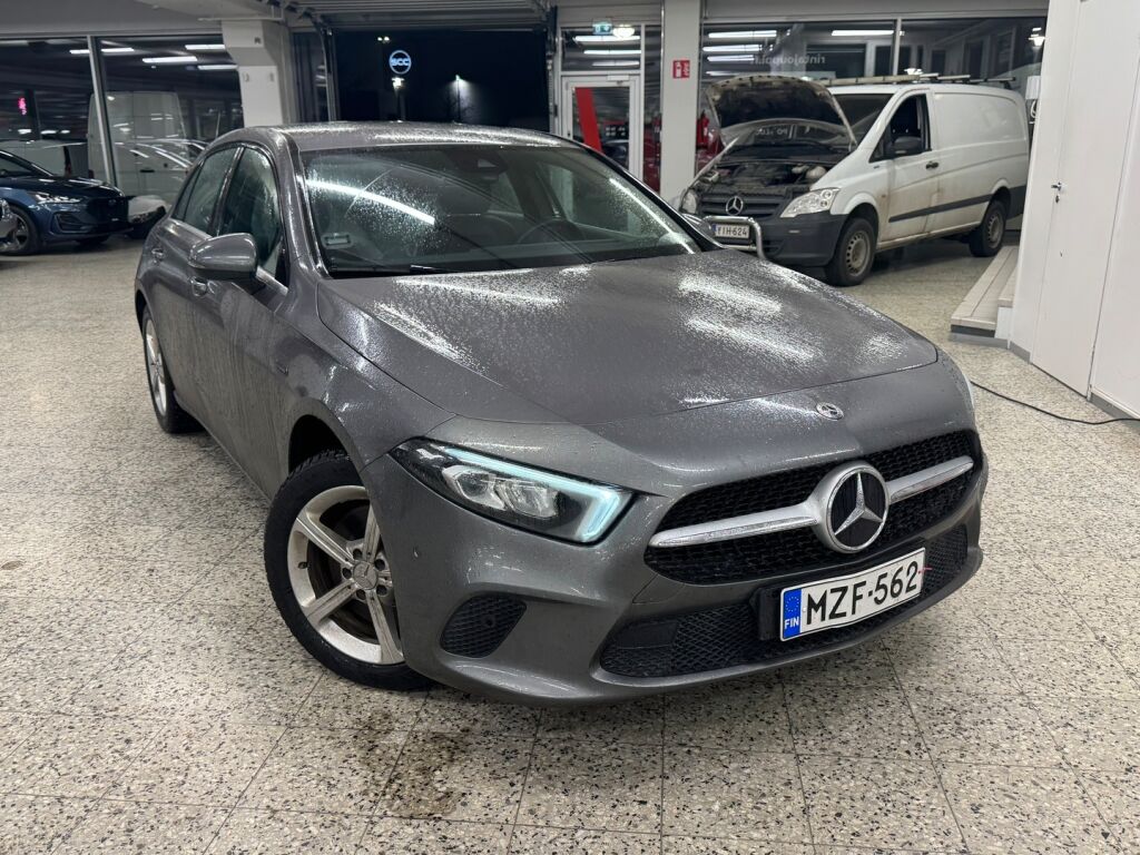 Mercedes-Benz A 2022 Harmaa