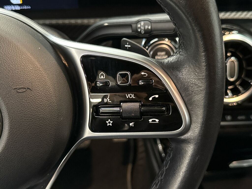 Mercedes-Benz A 2022 Harmaa