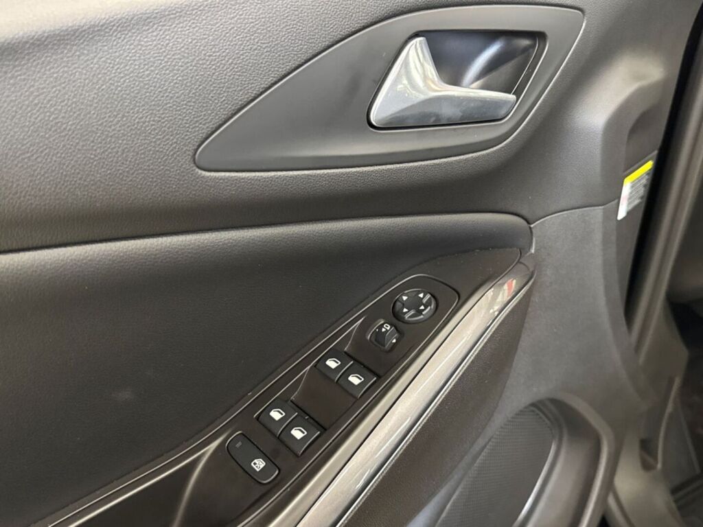 Opel Grandland X 2021 Musta