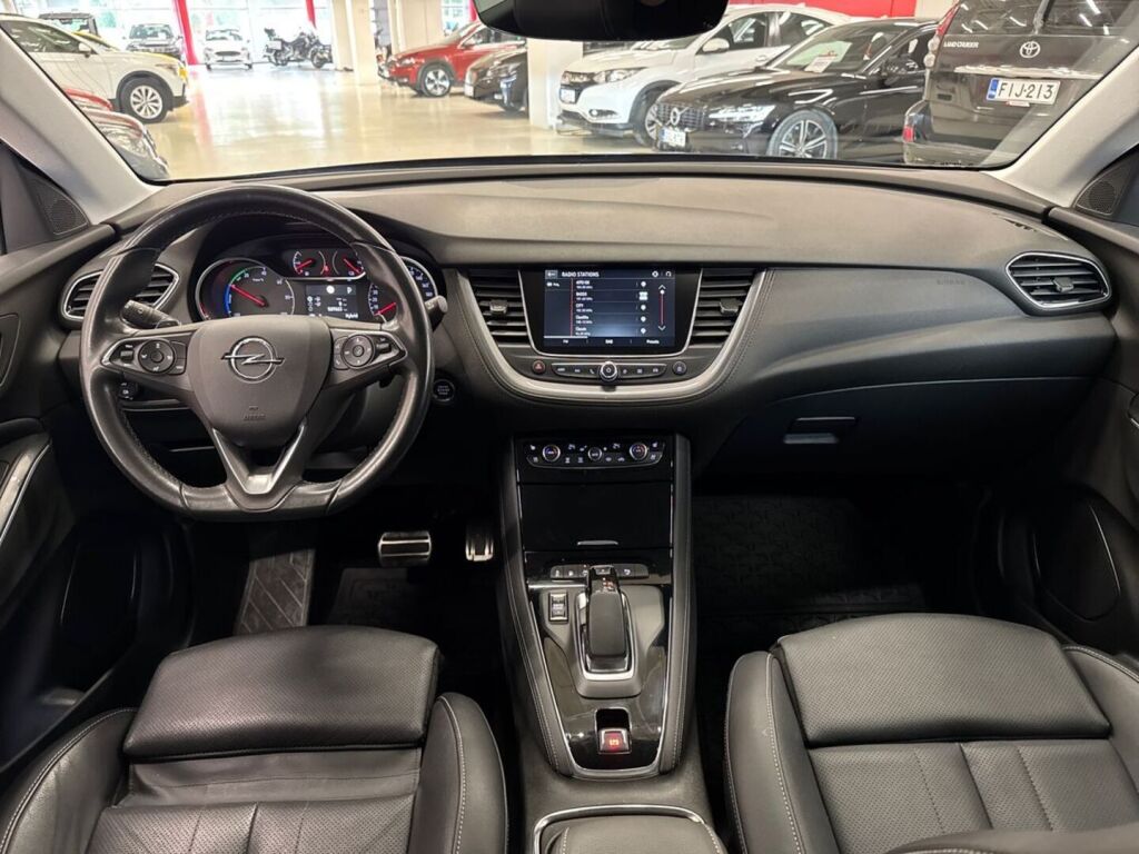 Opel Grandland X 2021 Musta