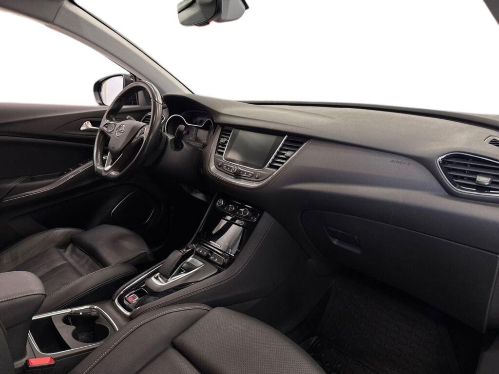 Opel Grandland X 2021 Musta