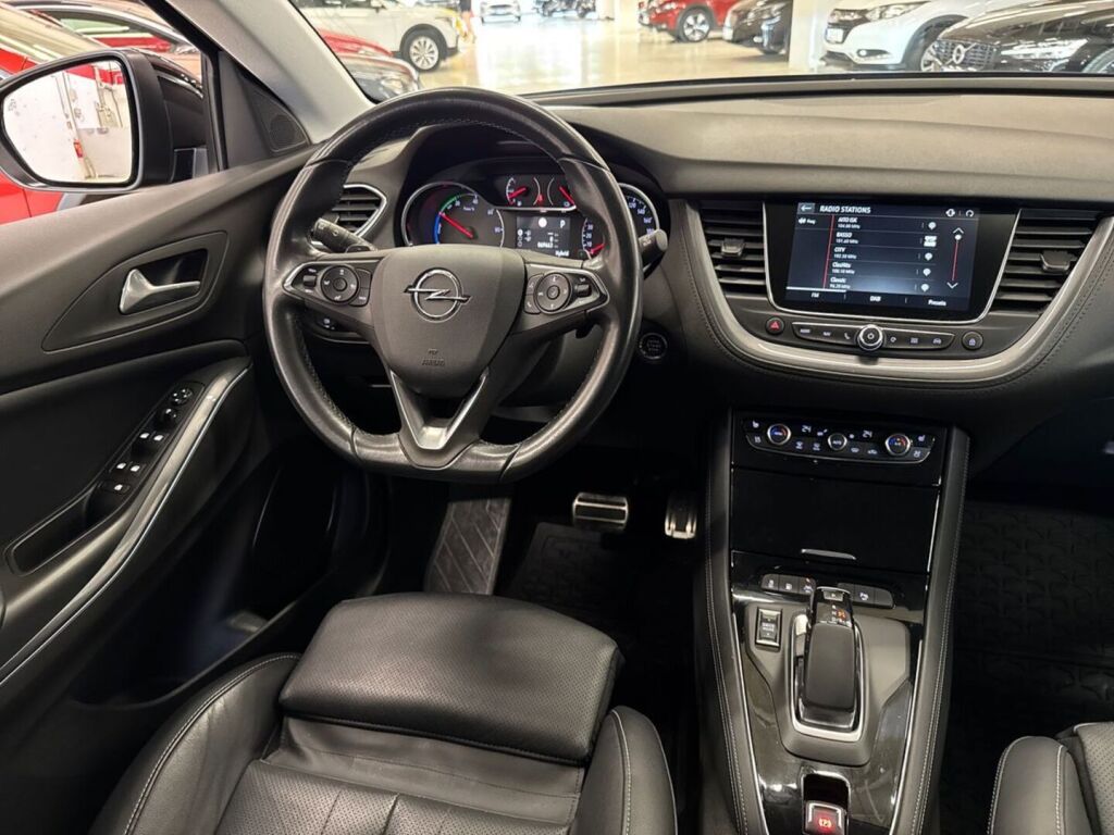 Opel Grandland X 2021 Musta