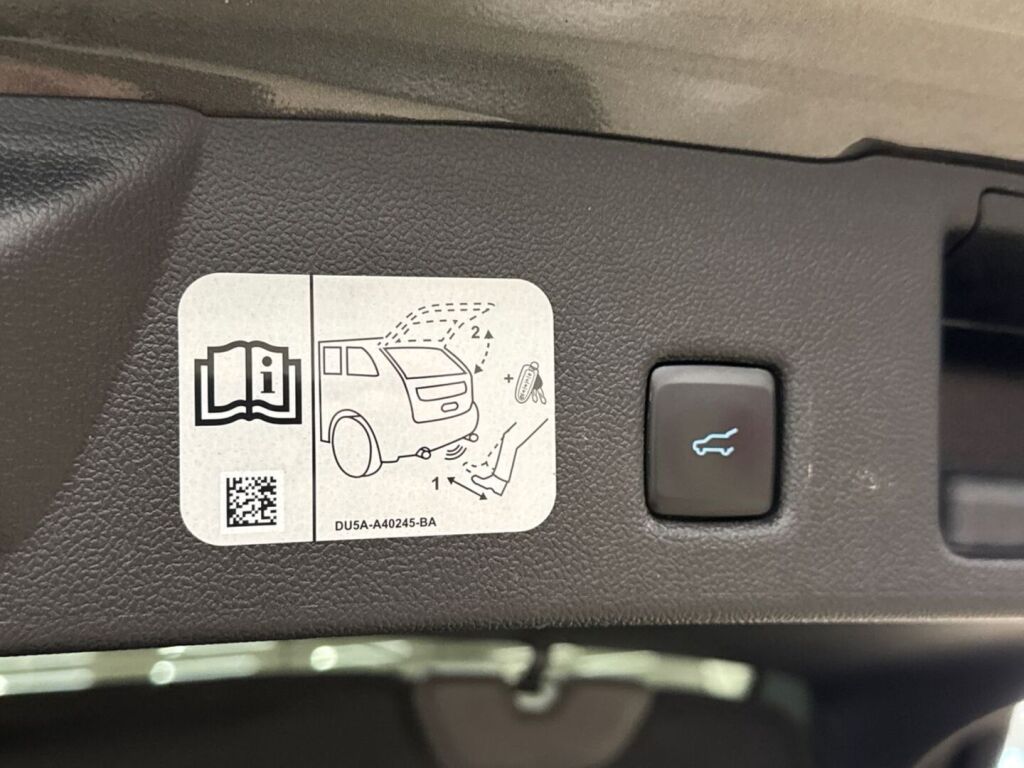 Ford Kuga 2021 Harmaa
