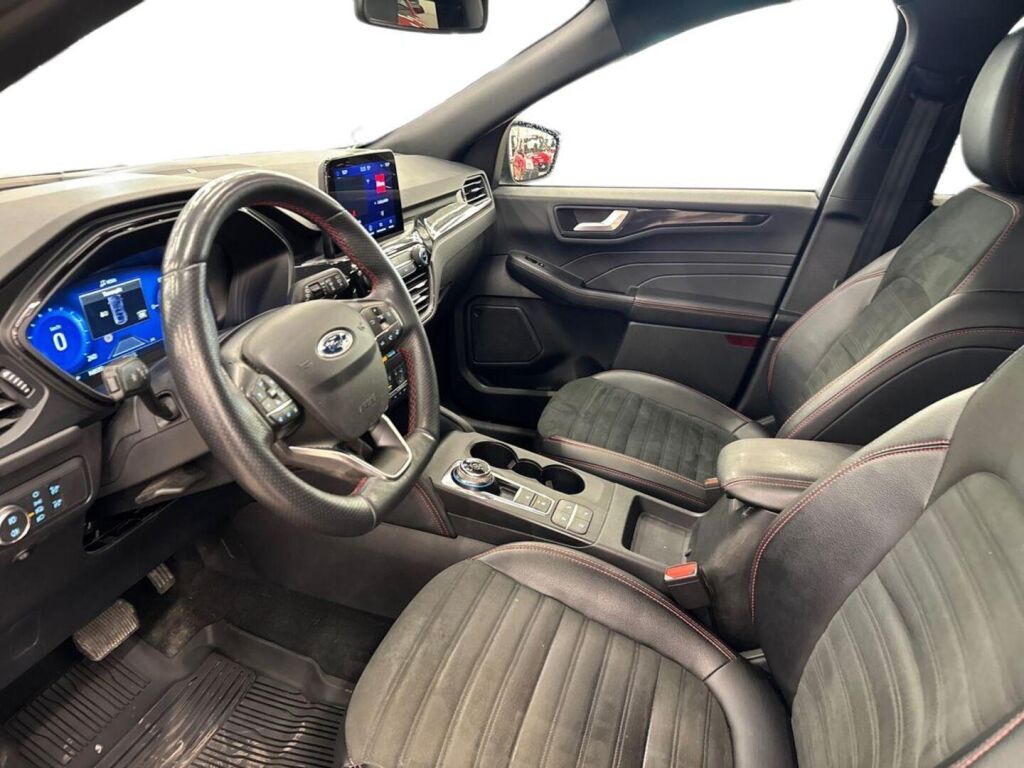 Ford Kuga 2021 Harmaa