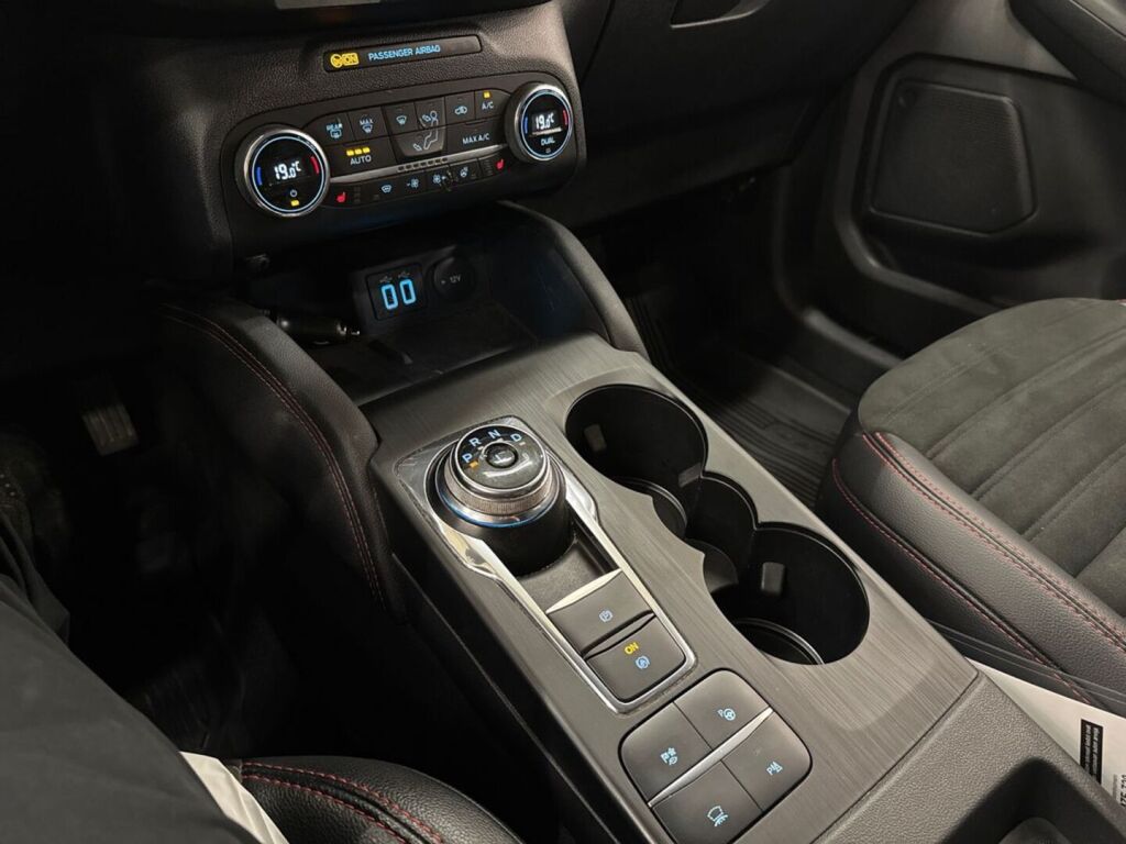 Ford Kuga 2021 Harmaa