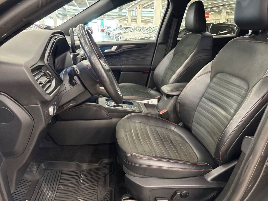 Ford Kuga 2021 Harmaa