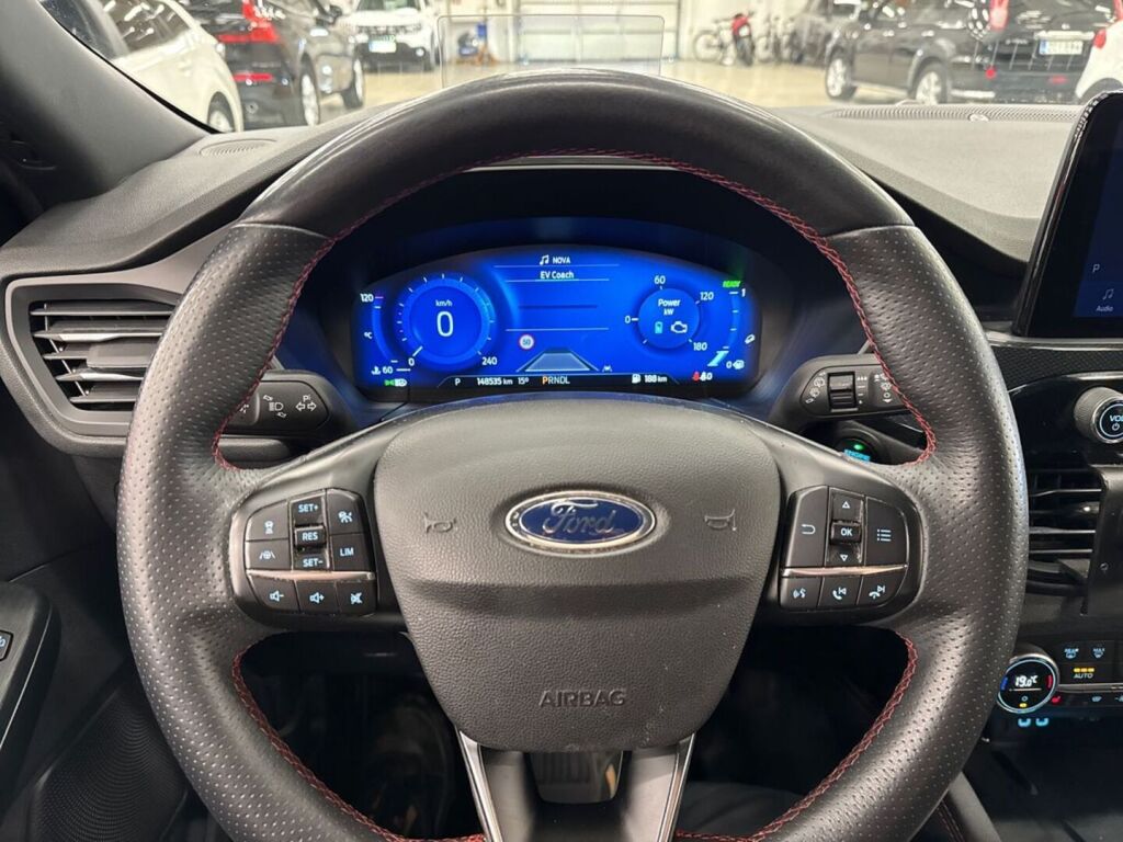 Ford Kuga 2021 Harmaa