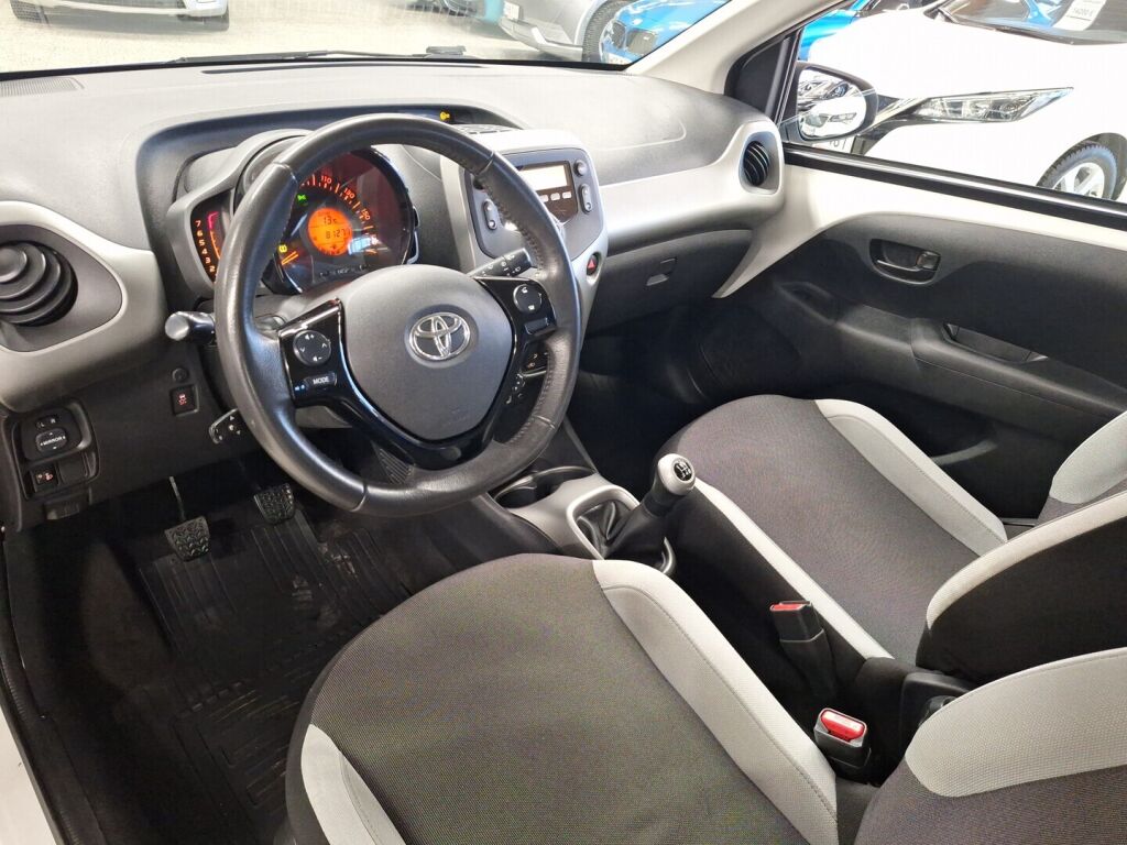 Toyota AYGO 2015 Valkoinen