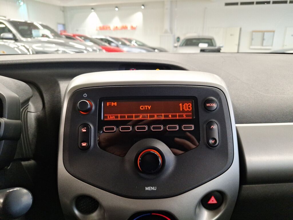 Toyota AYGO 2015 Valkoinen