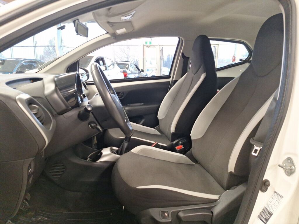 Toyota AYGO 2015 Valkoinen