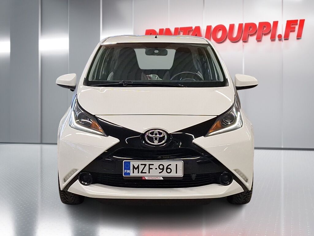 Toyota AYGO 2015 Valkoinen