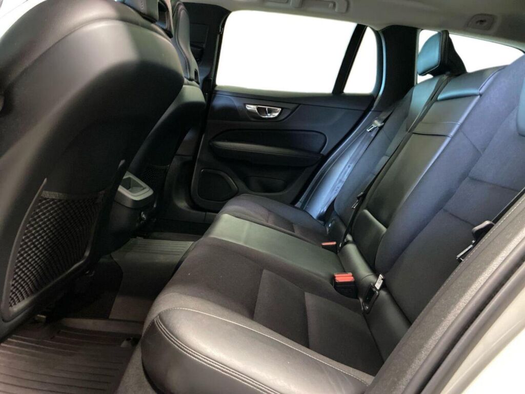 Volvo V60 2018 Valkoinen