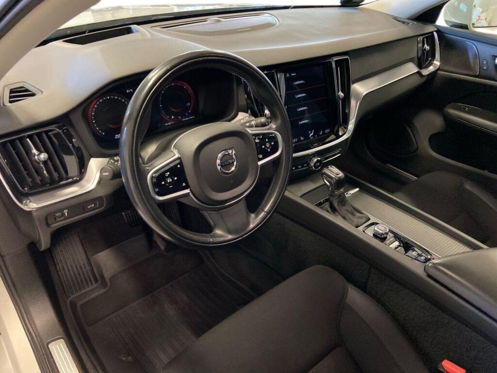 Volvo V60 2018 Valkoinen